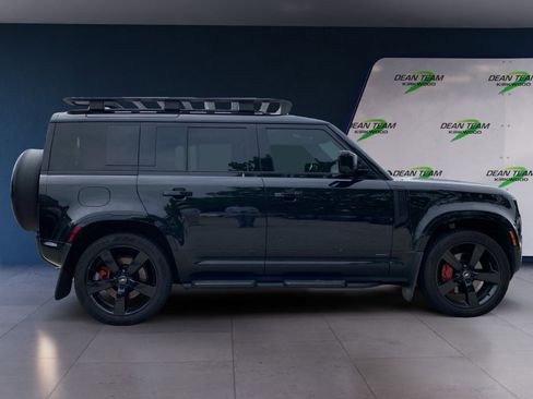 Used 2025 Land Rover Defender 110 X AWD/4WD image 9