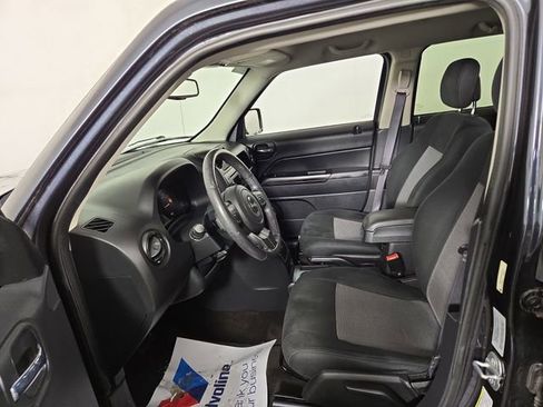 Used 2015 Jeep Patriot Latitude image 12