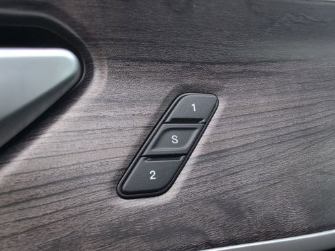 Used 2023 Jeep Grand Cherokee Limited w/ Luxury Tech Group II image 25