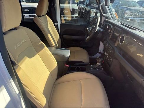 Used 2023 Jeep Wrangler Sahara image 22