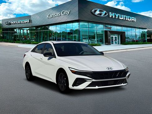 New 2026 Hyundai Elantra SEL Sport Premium FWD image 11