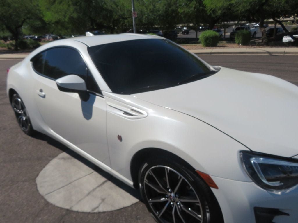 Used 2020 Toyota 86 RWD image 9