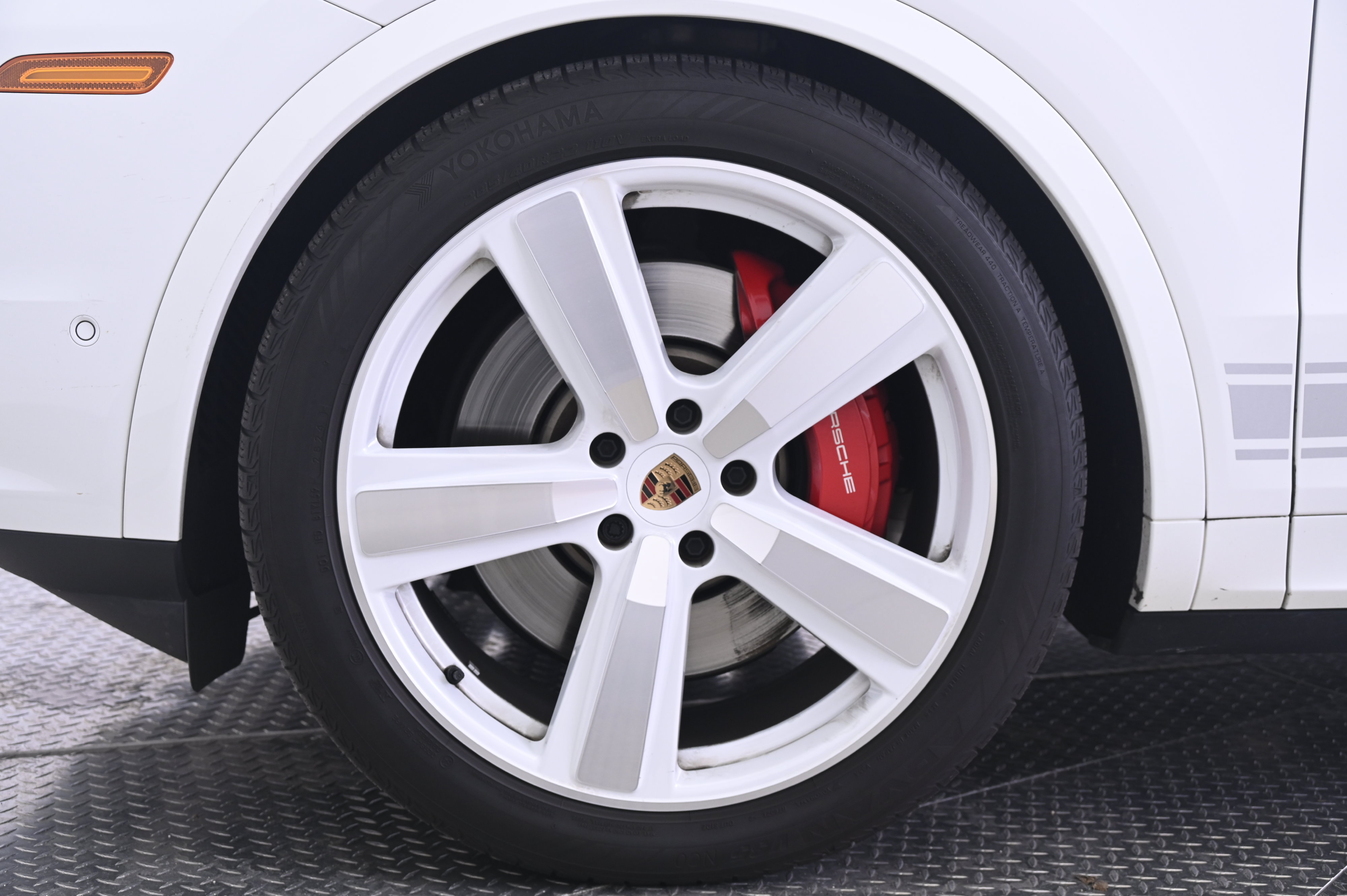 Certified 2025 Porsche Cayenne S AWD/4WD image 11