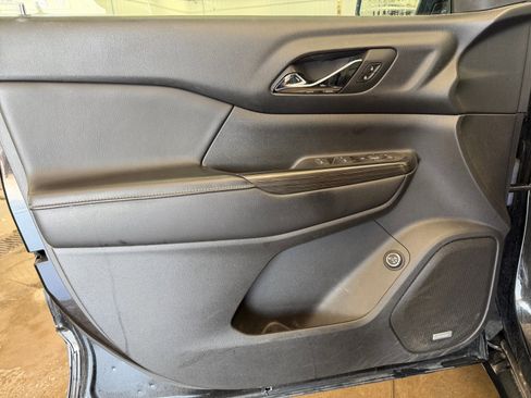 Used 2018 GMC Acadia SLT image 21