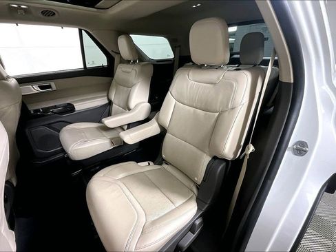 Used 2021 Ford Explorer Platinum w/ Equipment Group 601A image 26