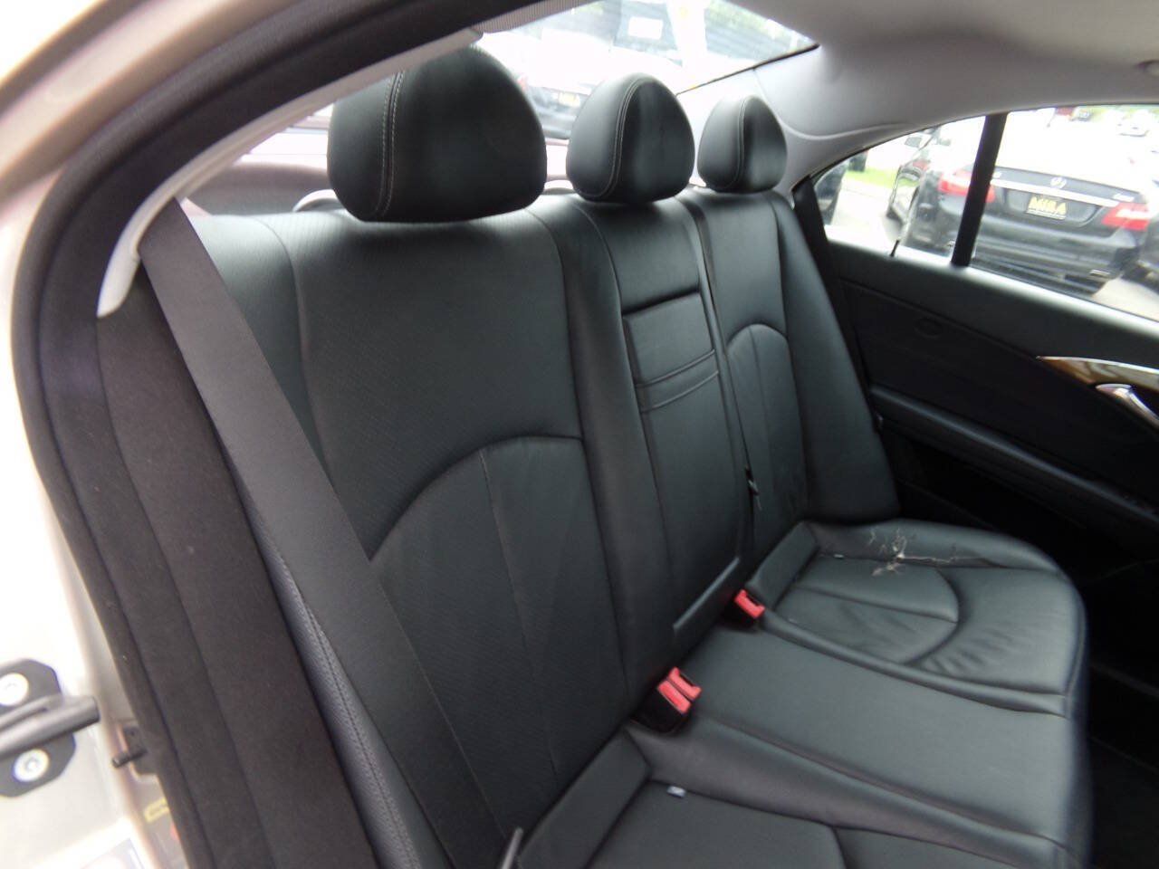 Used 2008 Mercedes-Benz E 350 4MATIC Sedan image 23