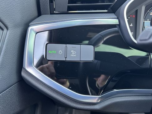 Used 2024 Audi Q3 2.0T Premium Plus image 19