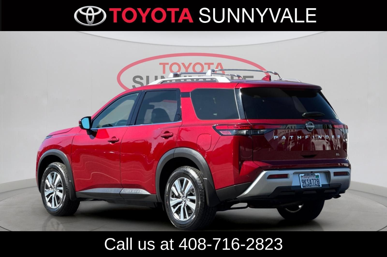 Used 2024 Nissan Pathfinder SL FWD image 7
