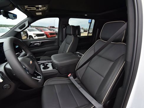 New 2026 Chevrolet Suburban Premier image 9