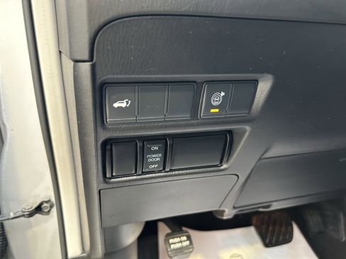 Used 2021 Nissan Armada SL w/ Captain's Chairs Package image 15