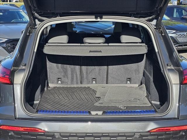 Used 2025 Audi Q5 Premium Plus w/ Premium Plus AWD/4WD image 7