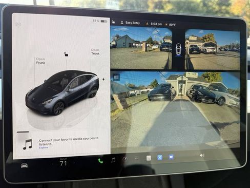 Used 2024 Tesla Model Y Long Range AWD/4WD image 17