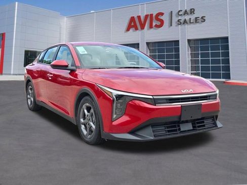 Used 2025 Kia K4 LXS image 3