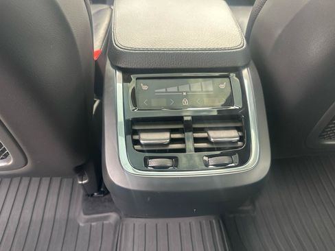 Used 2022 Volvo XC90 T6 Momentum w/ Advanced Package AWD/4WD image 19