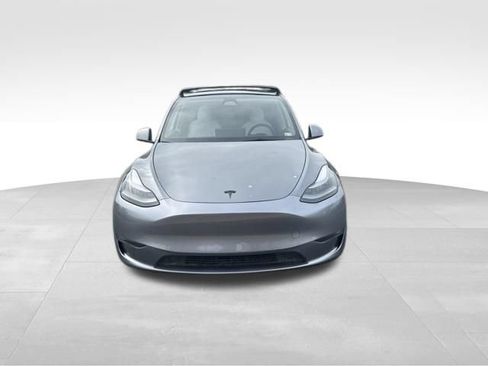 Used 2024 Tesla Model Y Long Range AWD/4WD image 6