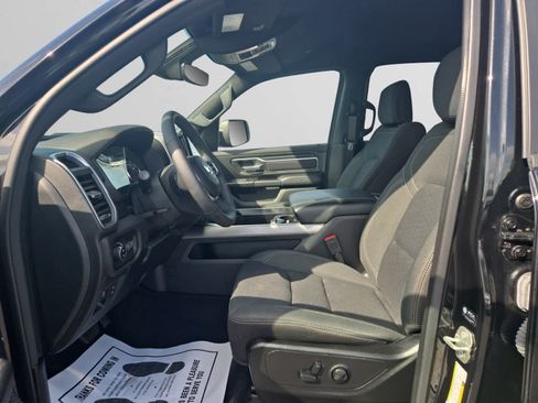 Used 2025 RAM 1500 Big Horn AWD/4WD image 9