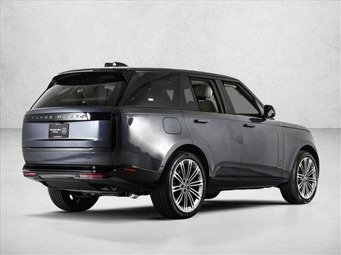 Used 2025 Land Rover Range Rover SE AWD/4WD image 5