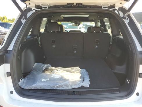 New 2025 Jeep Grand Cherokee Limited w/ Black Appearance Package image 6