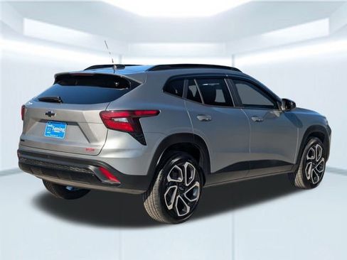 Used 2025 Chevrolet Trax RS w/ Driver Confidence Package image 6