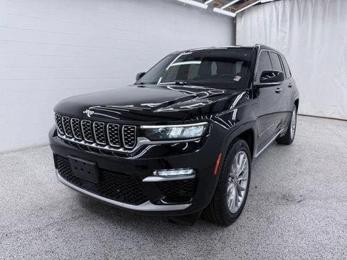 Used 2022 Jeep Grand Cherokee Summit w/ Luxury Tech Group V AWD/4WD image 5