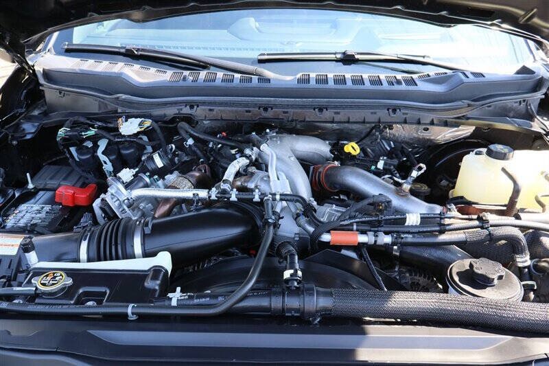 Used 2024 Ford F350 Platinum AWD/4WD image 10