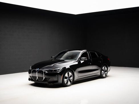 Used 2023 BMW i4 eDrive40 w/ Premium Package image 4