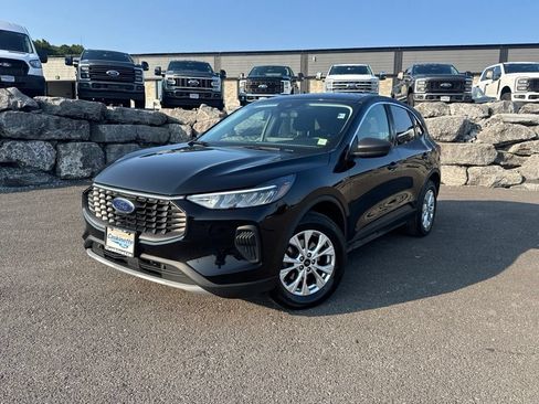 Used 2023 Ford Escape Active w/ Tech Pack #1 AWD/4WD image 1