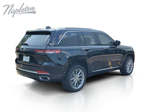 Used 2022 Jeep Grand Cherokee Summit AWD/4WD image 6