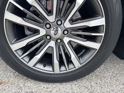 Used 2016 Ford Explorer Platinum AWD/4WD image 9