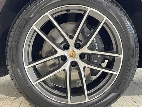 New 2026 Porsche Macan image 13