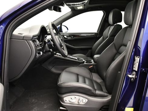 Certified 2026 Porsche Macan AWD/4WD image 41