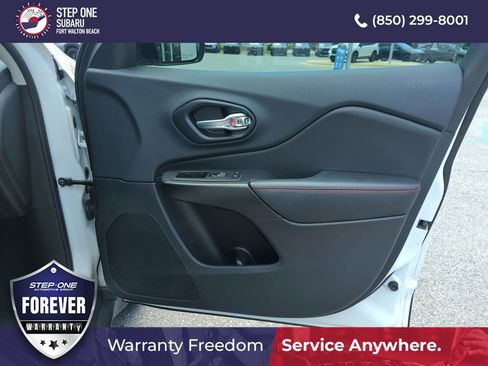 Used 2022 Jeep Cherokee Trailhawk w/ Sound & Nav Group AWD/4WD image 33