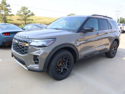 New 2026 Ford Explorer Tremor w/ Tremor Ultimate Package AWD/4WD image 11
