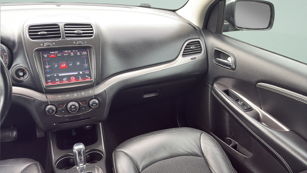 Used 2017 Dodge Journey Crossroad FWD image 14