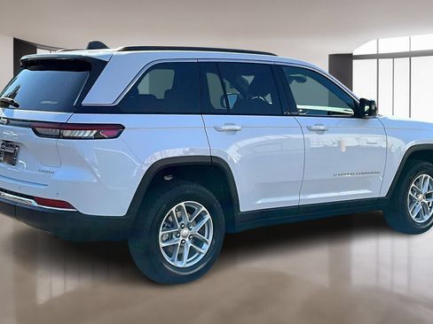 Used 2025 Jeep Grand Cherokee Laredo X w/ Luxury Tech Group I AWD/4WD image 18