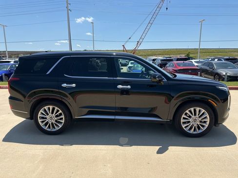 Used 2020 Hyundai Palisade Limited FWD image 2