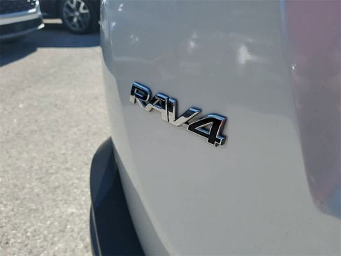 Used 2015 Toyota RAV4 Limited image 7