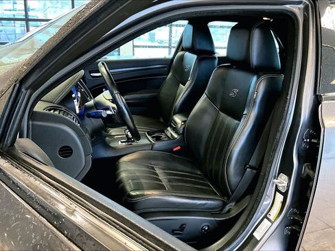 Used 2014 Chrysler 300 S AWD/4WD image 9