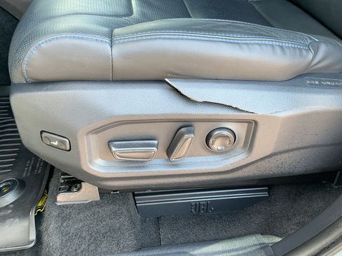 Used 2025 Toyota Tundra Platinum AWD/4WD image 19