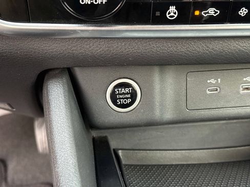 Used 2022 Nissan Rogue SV w/ SV Premium Package image 30