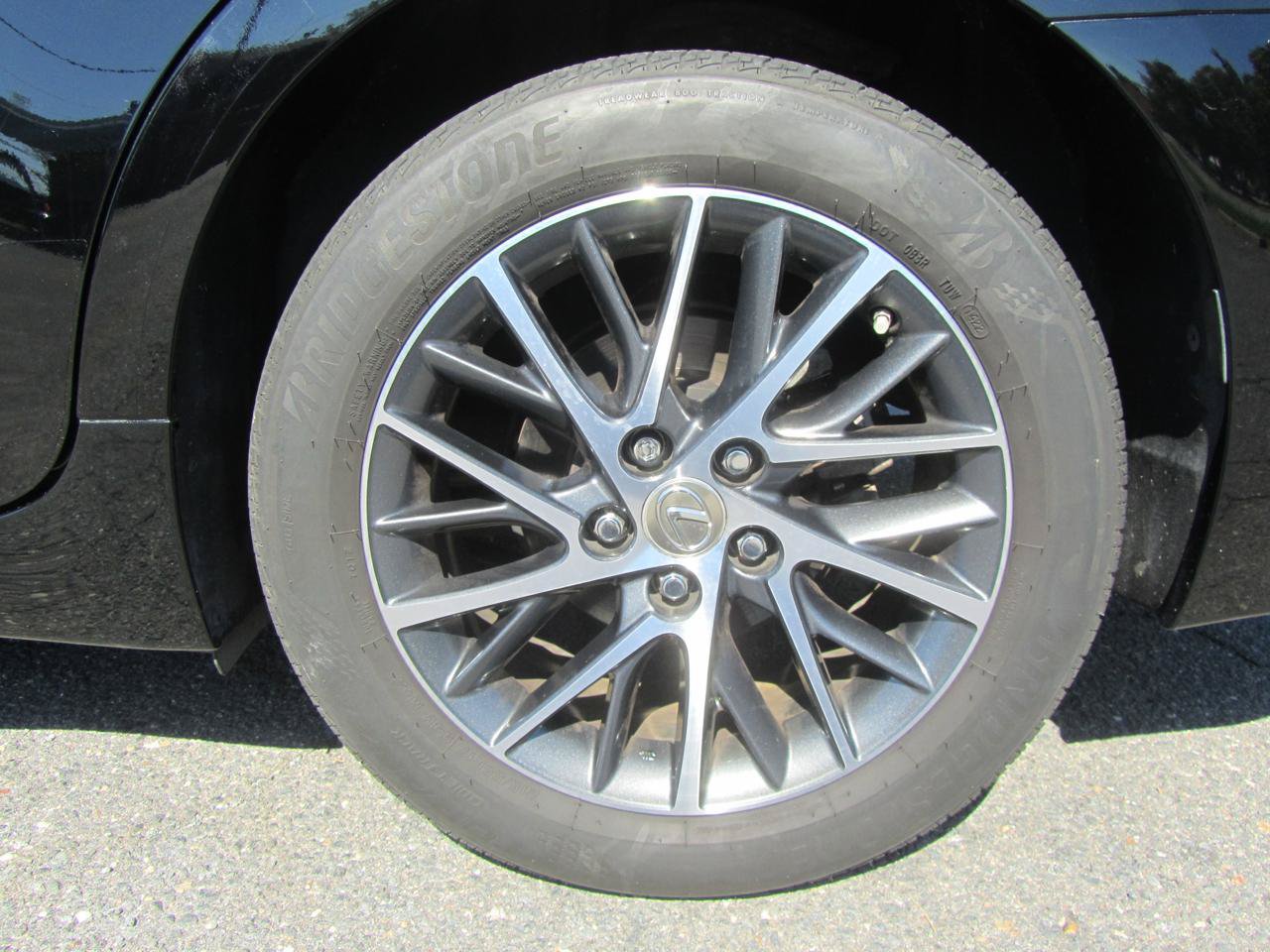 Used 2016 Lexus ES 350 w/ Luxury Package w/Wood Trim FWD image 26