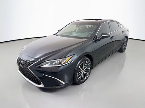 Used 2024 Lexus ES 250 w/ Premium Package image 3
