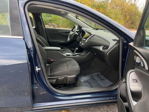Used 2019 Chevrolet Malibu LT image 30