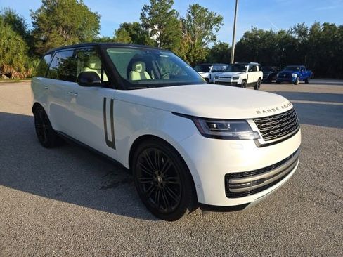 Used 2024 Land Rover Range Rover SE AWD/4WD image 7