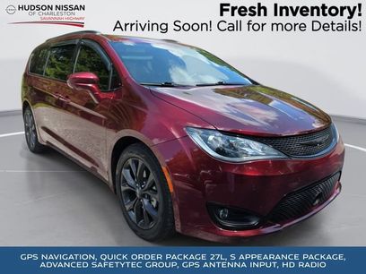 Used 2019 Chrysler Pacifica Touring-L w/ Advanced Safetytec Group