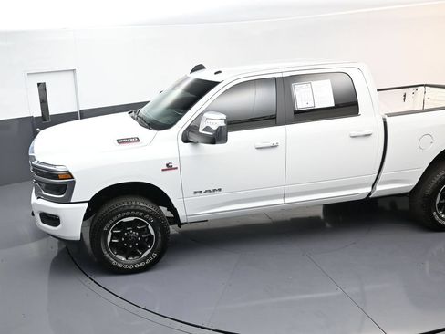 Used 2026 RAM 2500 Laramie AWD/4WD image 22