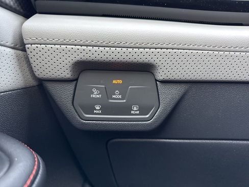 Certified 2026 Volkswagen Atlas Peak Edition AWD/4WD image 34
