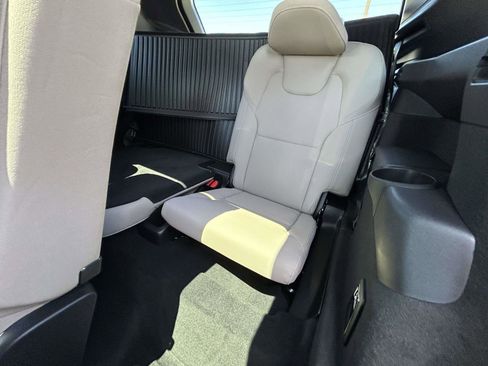 New 2026 Volvo XC90 T8 Plus w/ Protection Package Premier AWD/4WD image 13