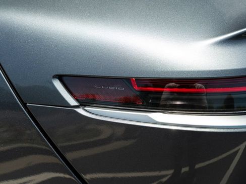Used 2024 Lucid Air Touring AWD/4WD image 22