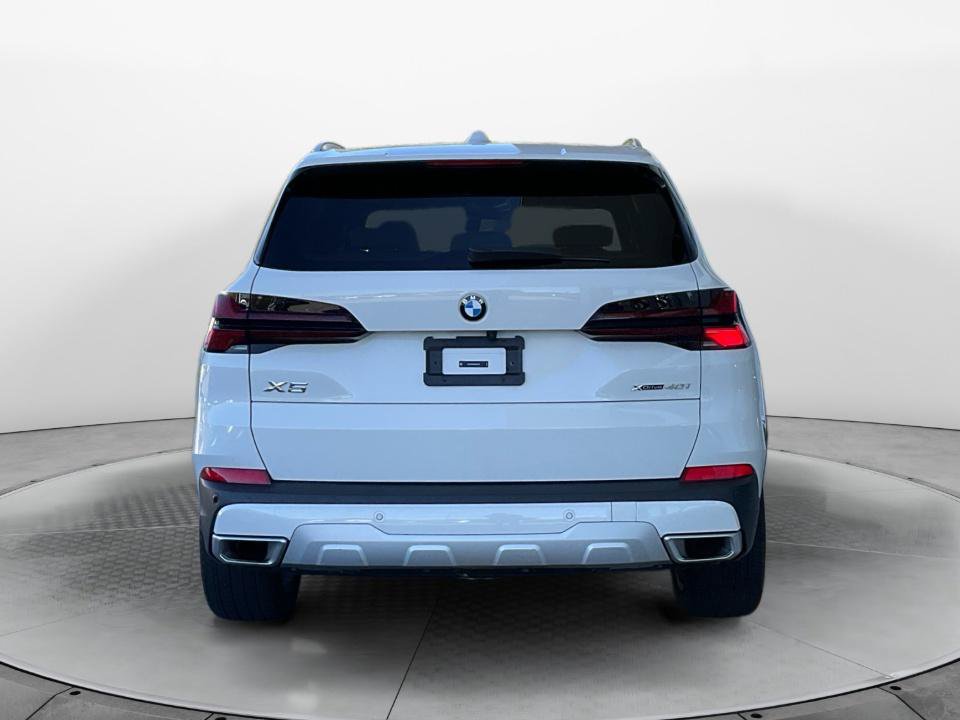 Used 2024 BMW X5 xDrive40i w/ Parking Assistance Package AWD/4WD image 6